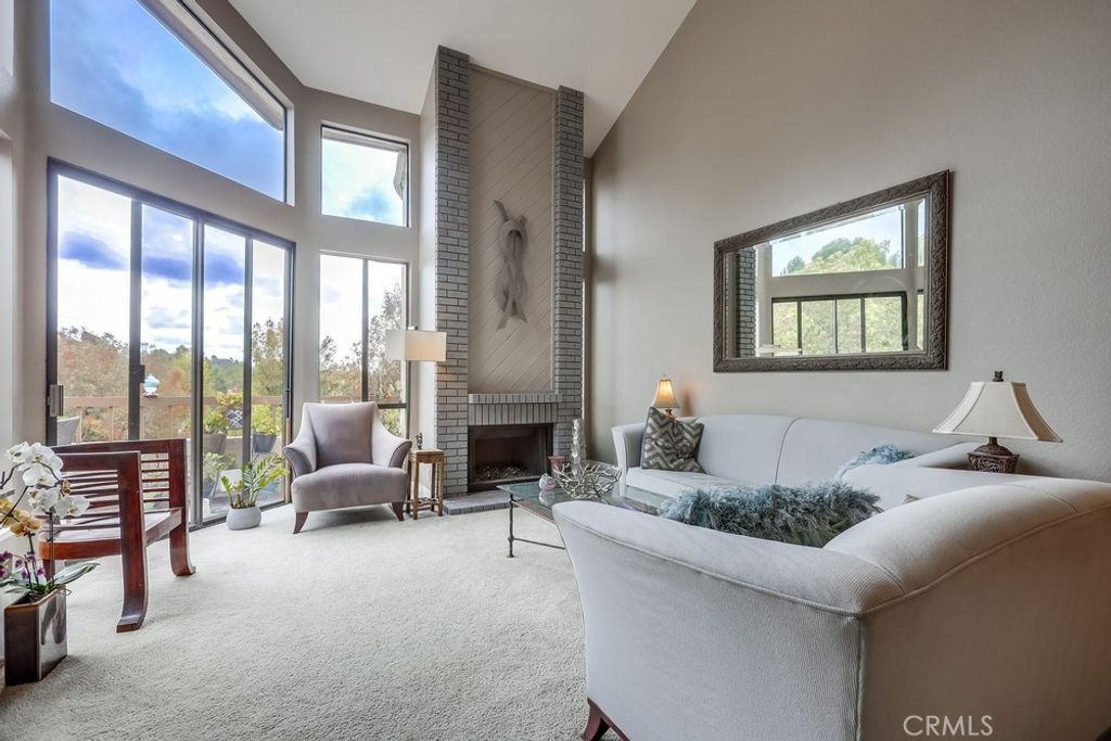 listing image 0