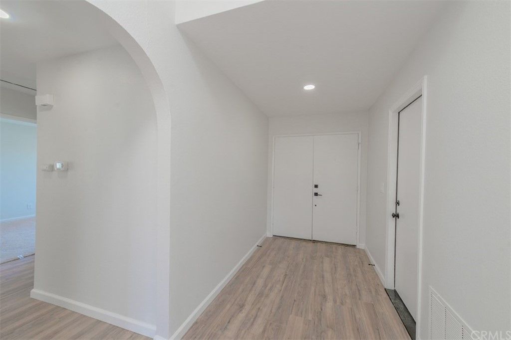 listing image 130727539316946942158