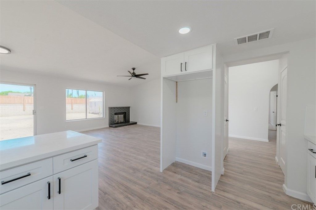 listing image 130723901223601006590
