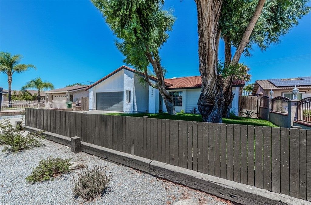 listing image 130728647490652177584