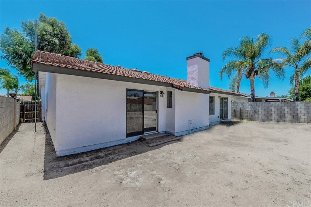 listing image 130728785780960655809