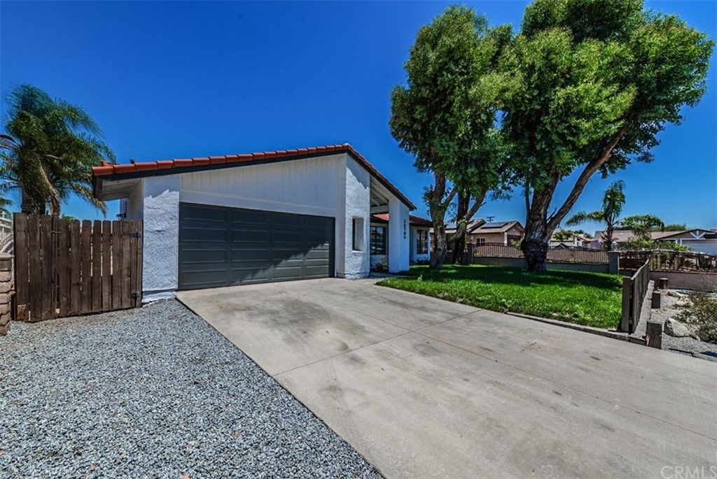 listing image 130726281952814941977