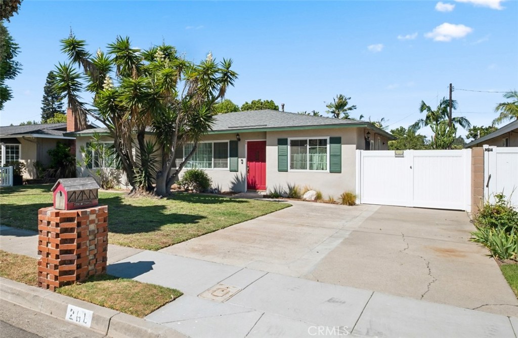 View Costa Mesa, CA 92627 house