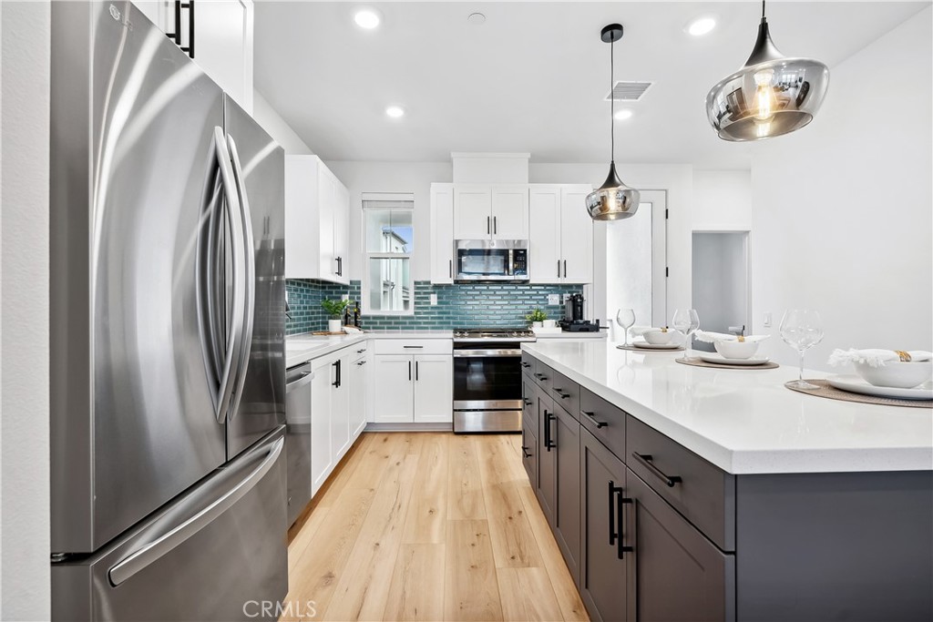 421 Gelding Way