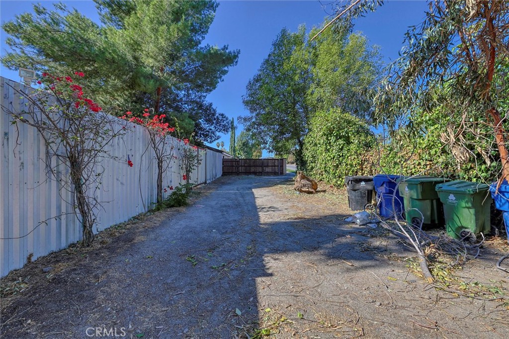 Properties 2 16326 Nordhoff Street