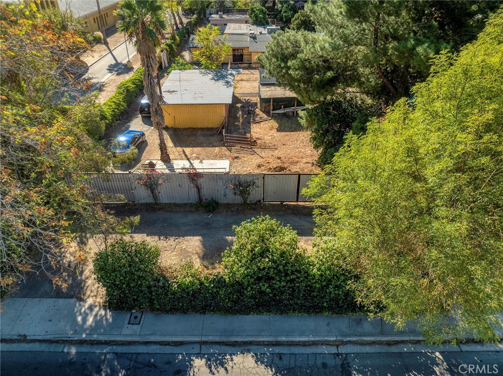 Properties 4 16326 Nordhoff Street