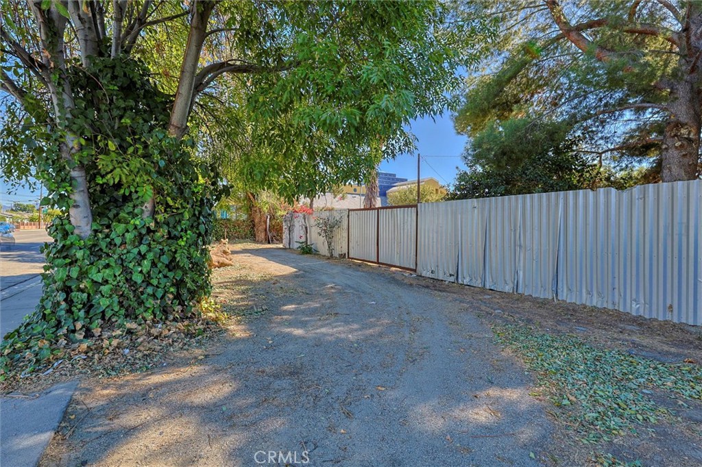 Properties 1 16326 Nordhoff Street