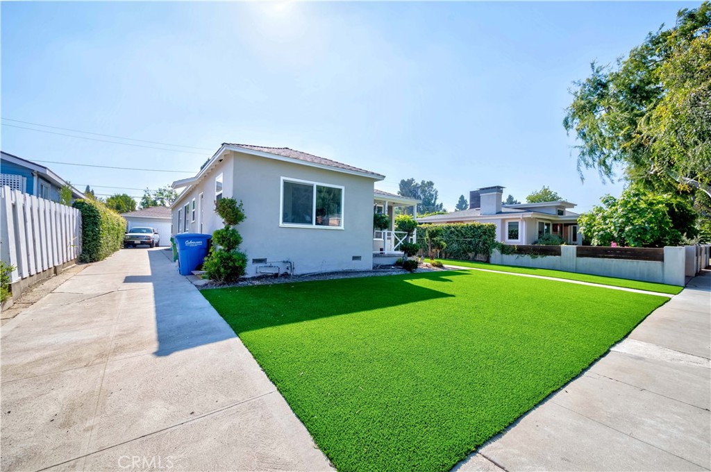 3433 Sherbourne Drive