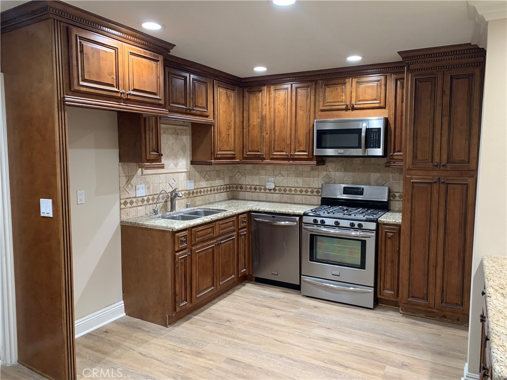 Jamestowne - Residential Lease