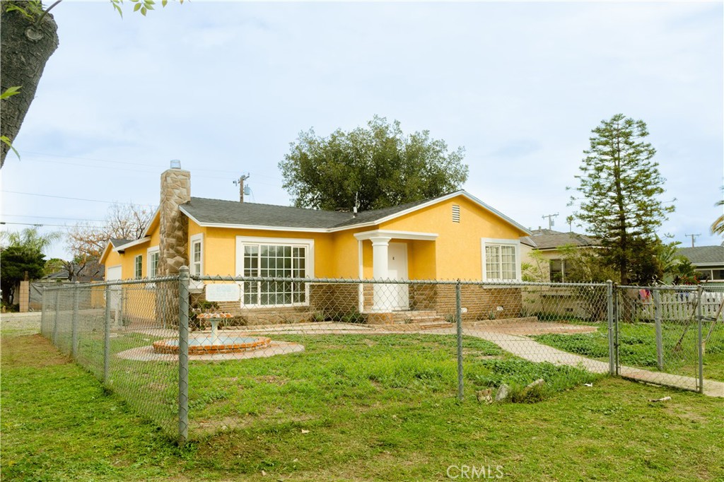 Photo 3 of 20 of 8605 Kempster Avenue house