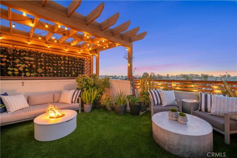1676 Pomona Avenue Costa Mesa CA 92627