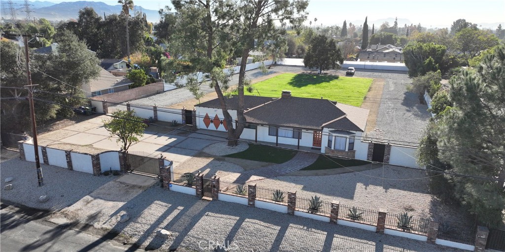 Properties 1 13420 Wentworth Street
