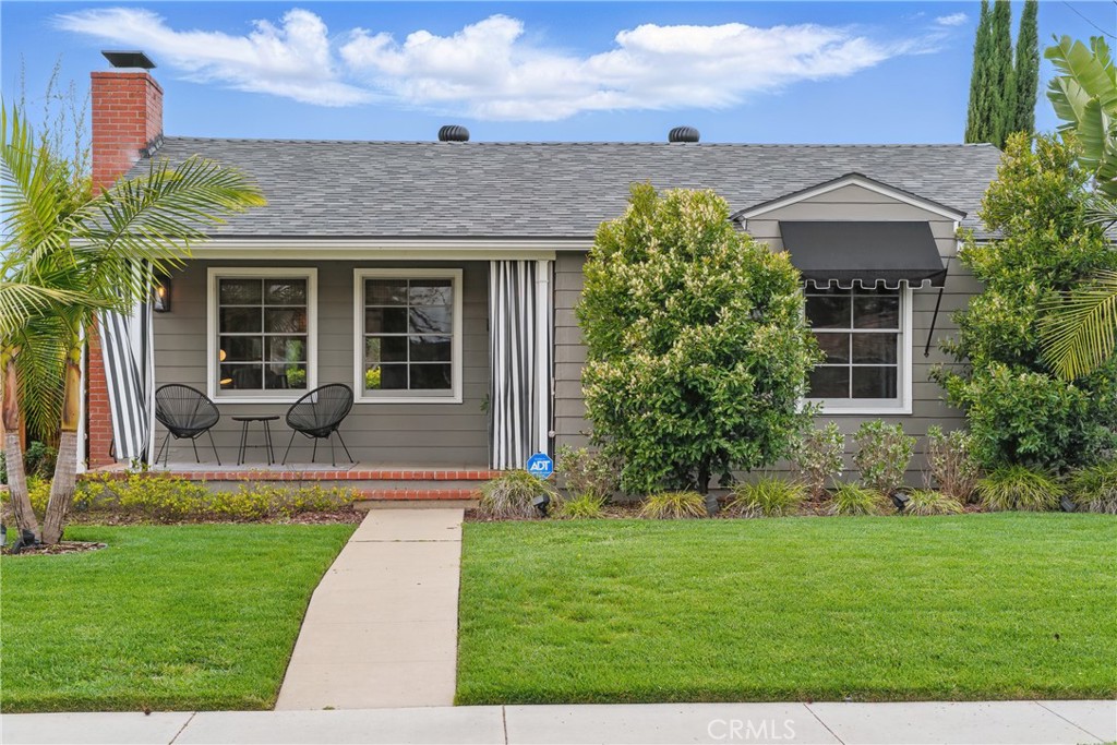 3909 Gardenia Avenue