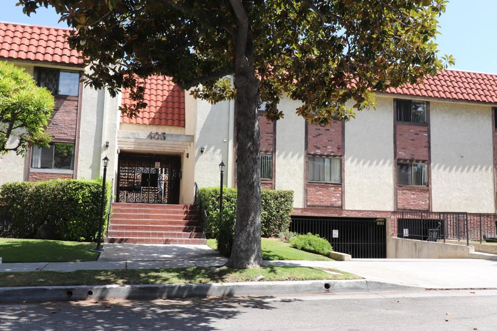Rare opportunity to purchase 30 unit property centrally located in Glendale, with a very high walkability score of 90. Located on the west side of the Glendale Galleria and Americana Shopping centers. Unit mix: 2 1BR/1B, 18 2BR/1BA, 10 2BR/2BA