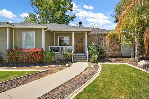 1965 N Towne Avenue Claremont CA 91711