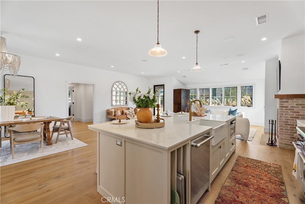 337 Holmwood Drive