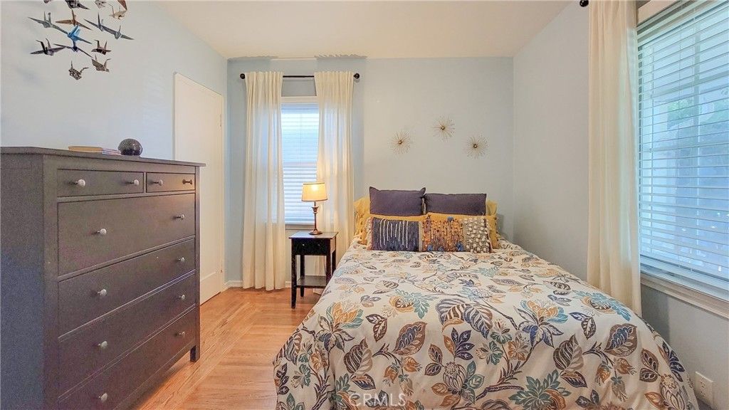 listing image 130723974481479511991