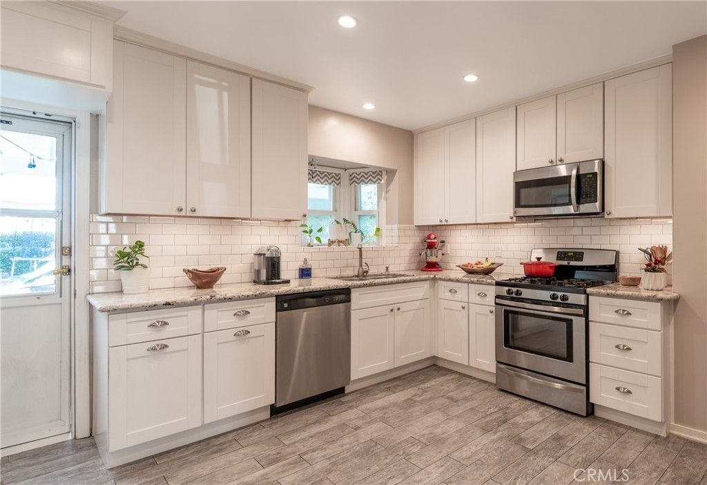 listing image 130726760715365915484