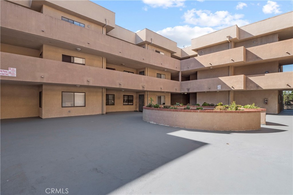 10901 Laurel Canyon Boulevard 108