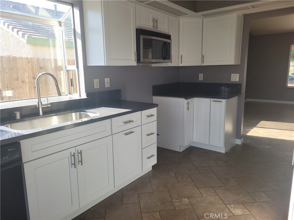 listing image 130726362951333755143