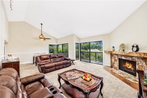3 Palos 51 Irvine CA 92612