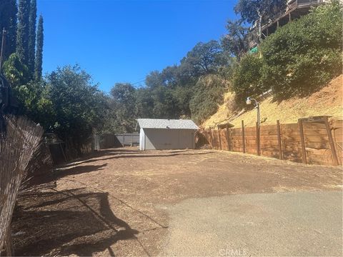 A home in Clearlake Oaks