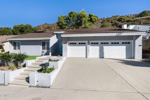 A home in La Crescenta