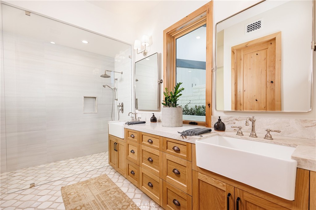 Irvine Terrace (IRVT) - Residential