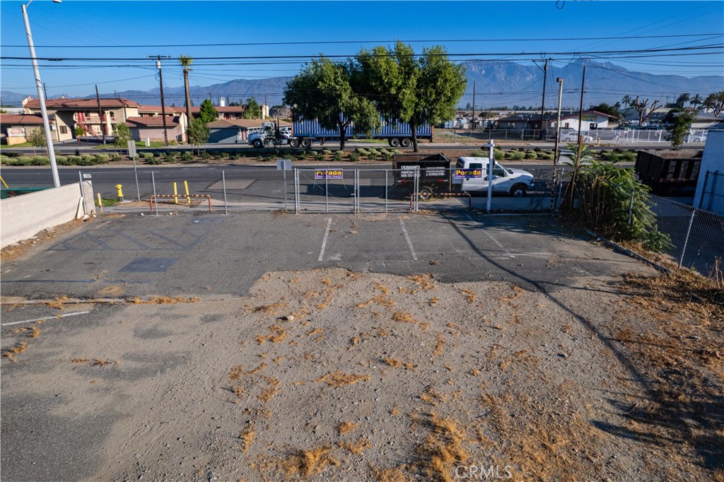 1511 W Mission Boulevard