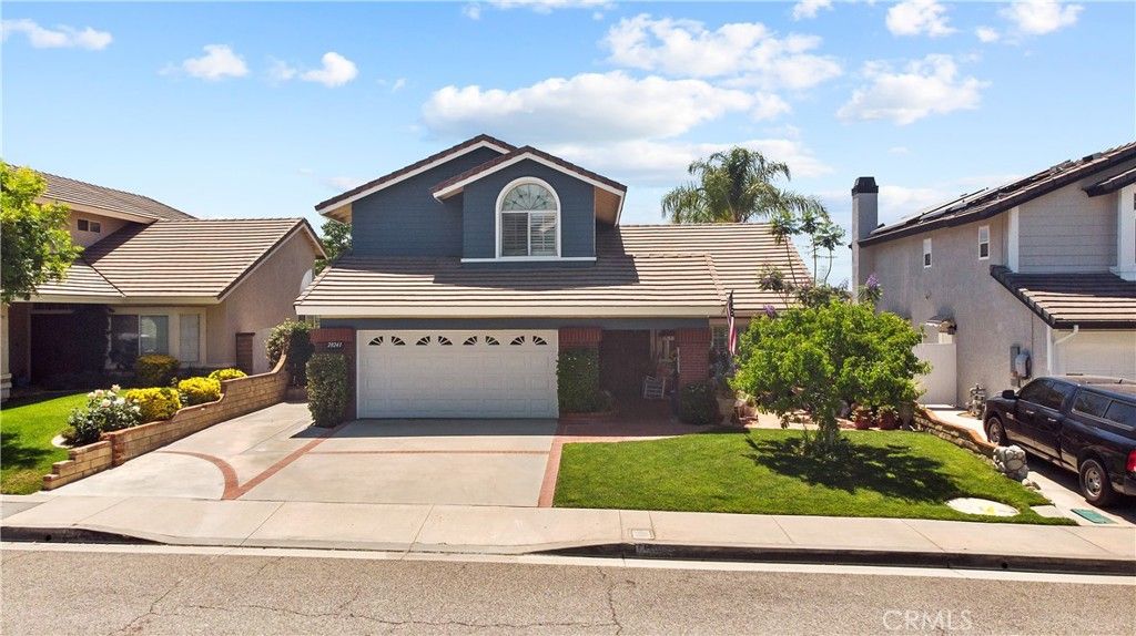 listing image 130728632496829838171
