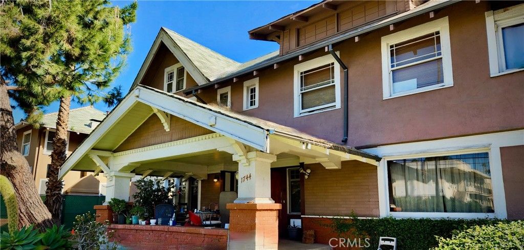 listing image 130723558281198911017