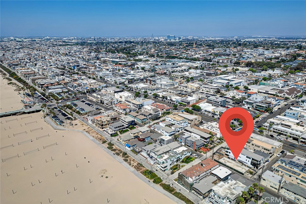 An exceptional opportunity to build your dream home in the heart of downtown Manhattan Beach. Situated at the corner of 9th St and Ocean Drive, this prime location will offer protected ocean views overlooking The Strand and abundant natural light for a new construction home. Enjoy breathtaking views spanning from Palos Verdes to Malibu.
For more information, please contact the listing agents.