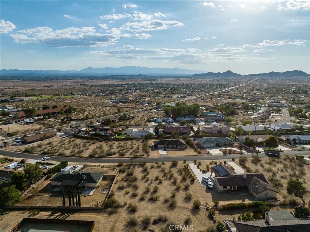 listing image 130727412355555464749