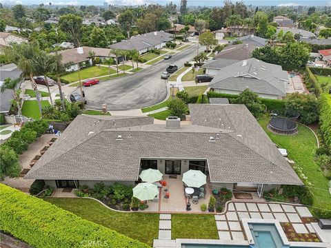 A home in North Tustin