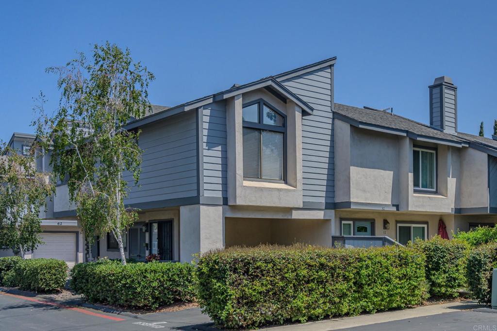 Photo 5 of 30 of 2135 E Valley Parkway 52 townhome