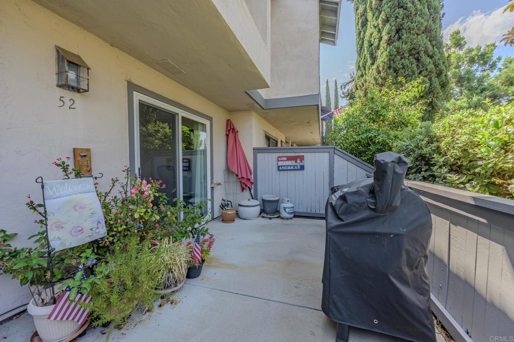 Photo 9 of 30 of 2135 E Valley Parkway 52 townhome