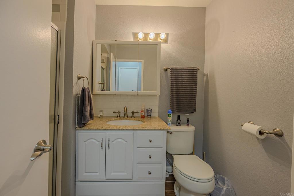Photo 15 of 30 of 2135 E Valley Parkway 52 townhome