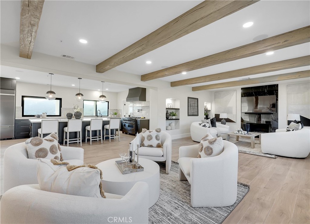 3010 Eminencia Del Norte