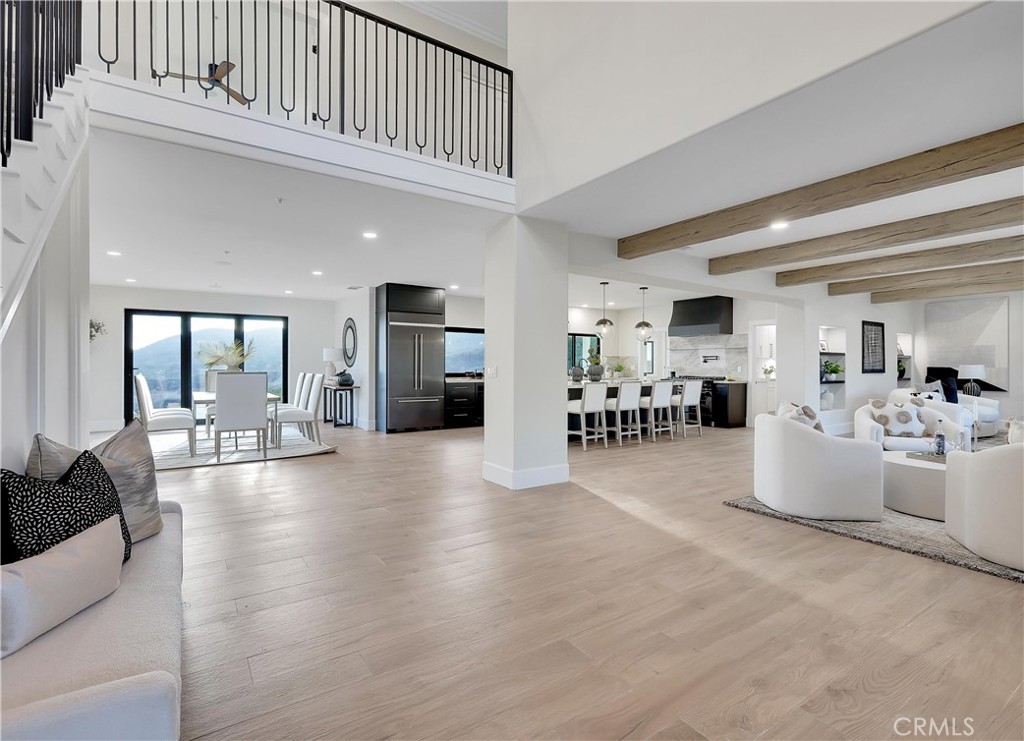 3010 Eminencia Del Norte