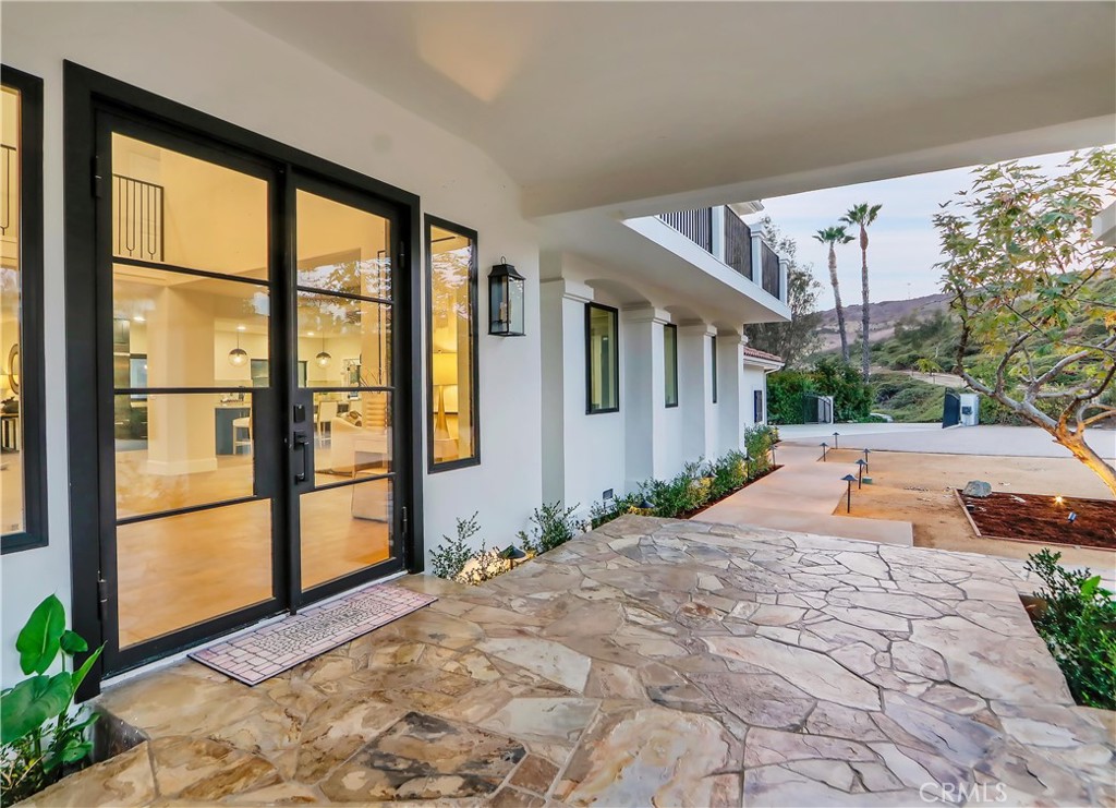 3010 Eminencia Del Norte