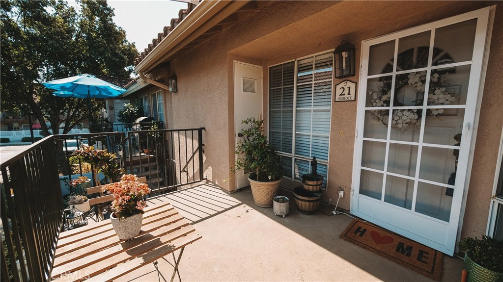 One bedroom + large loft that can easily be converted into second bedroom/bath! Upper level unit with vaulted ceilings, newer laminate flooring, Corian counters and private front balcony. One car garage plus lots of open parking spaces. Walking distance to community pool, shopping, restaurants and RSM Lake. Includes washer, dryer & refrigerator. Low HOA and no Mello-Roos tax!