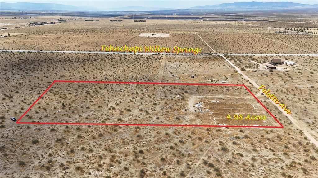 APN: 282-331-22 Coordinates: 34.870861, -118.288194 Just under 5 acres for sale in Kern County. This property is located near the intersection of Felstte Ave and Tehachapi Willow Springs Rd in Rosamond, CA. Not far from her is Rosamond and the Willow Springs Raceway.