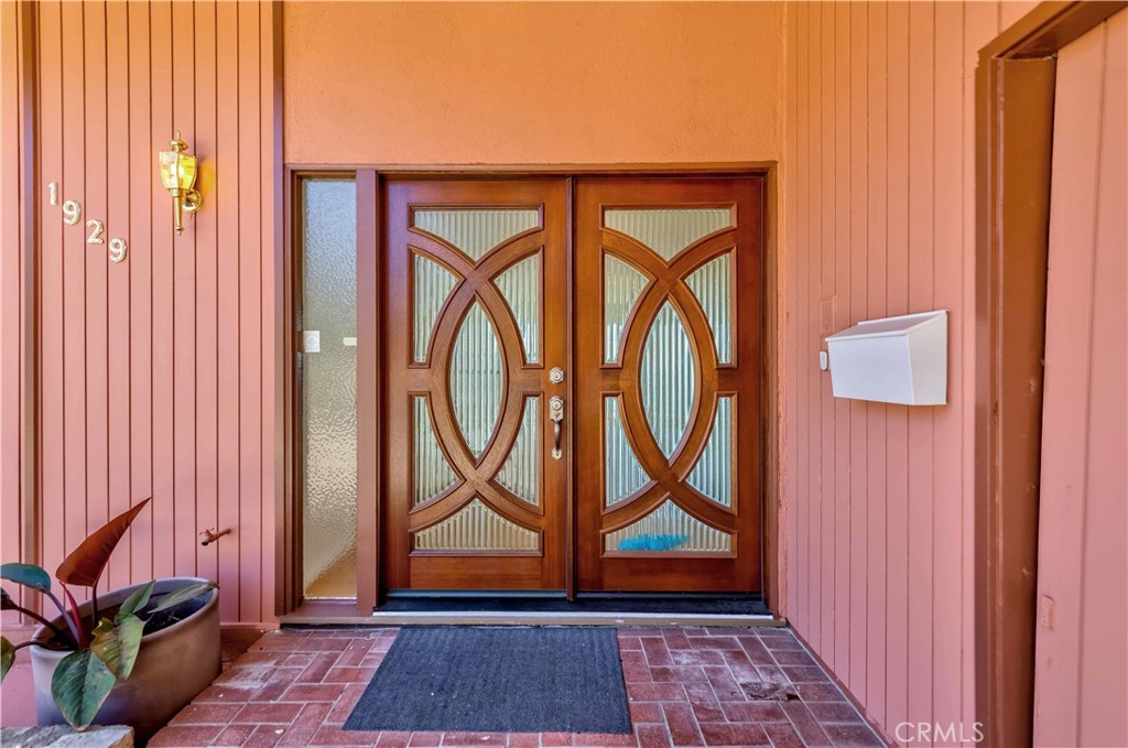 1929 Cumbre Drive