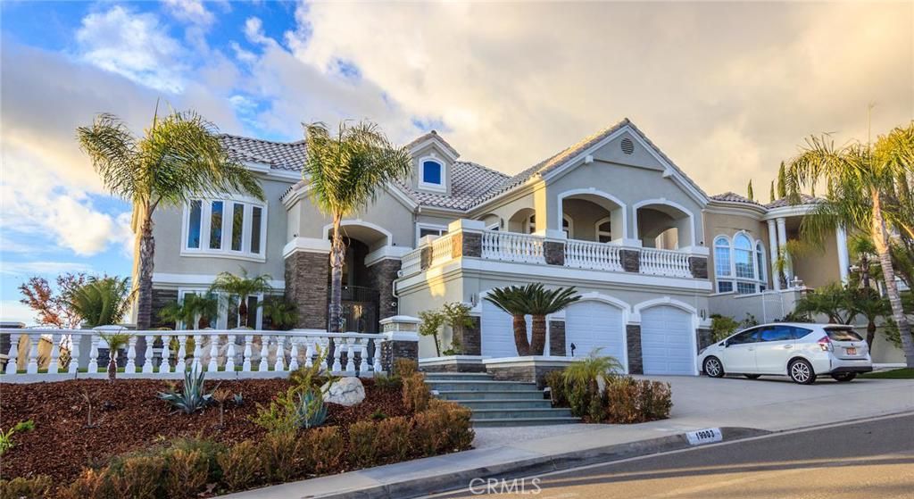 listing image 130728049857428610972