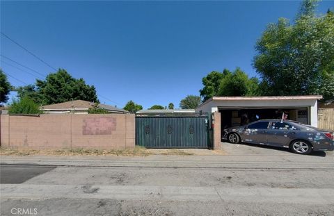 A home in Reseda