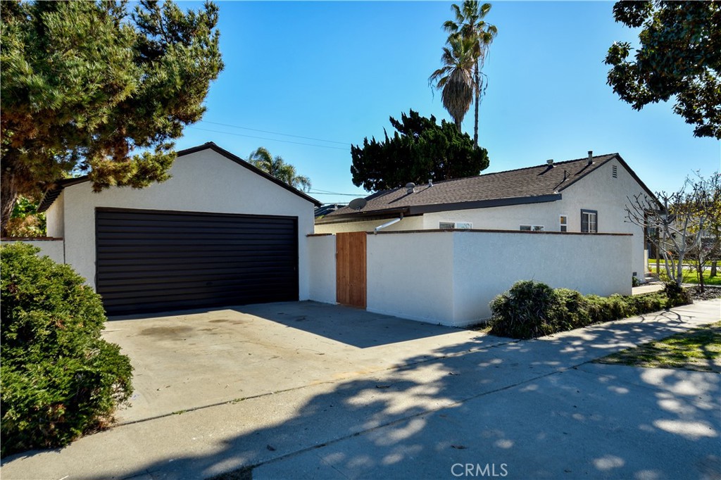 Photo 17 of 19 of 10016 Downey Avenue house