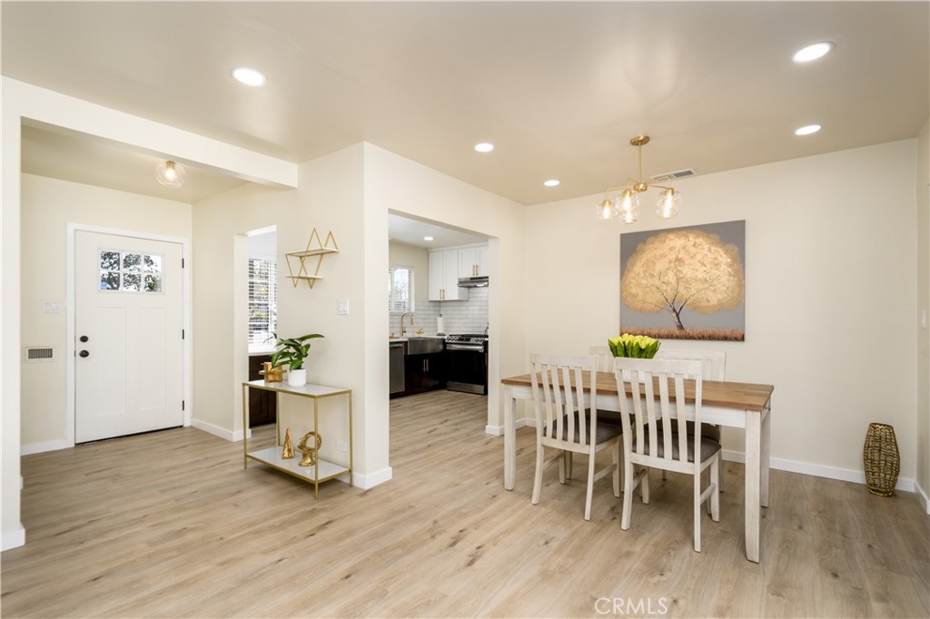 Photo 5 of 19 of 10016 Downey Avenue house