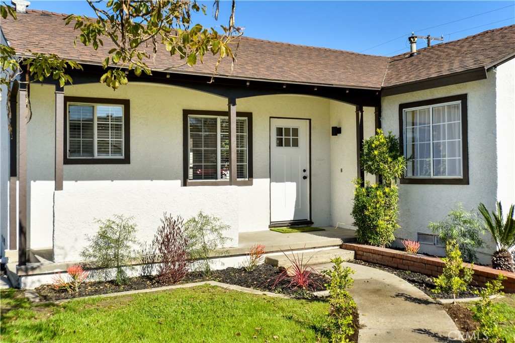 Photo 2 of 19 of 10016 Downey Avenue house