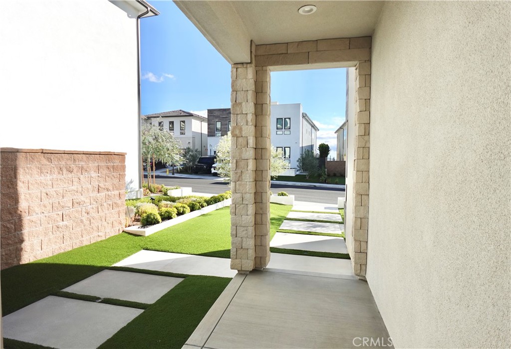 20551 W Hummingbird Court