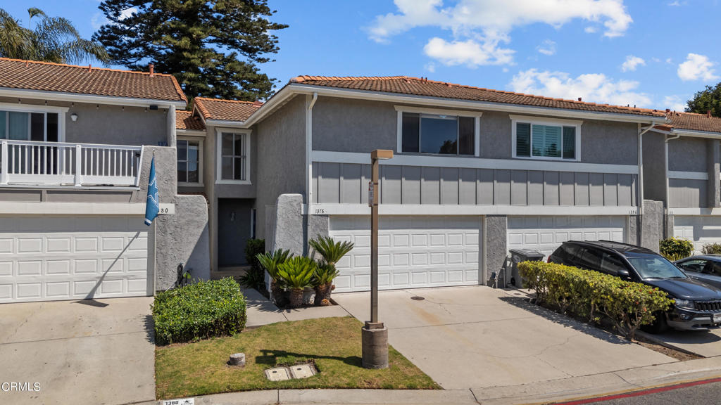 View Oxnard, CA 93030 condo